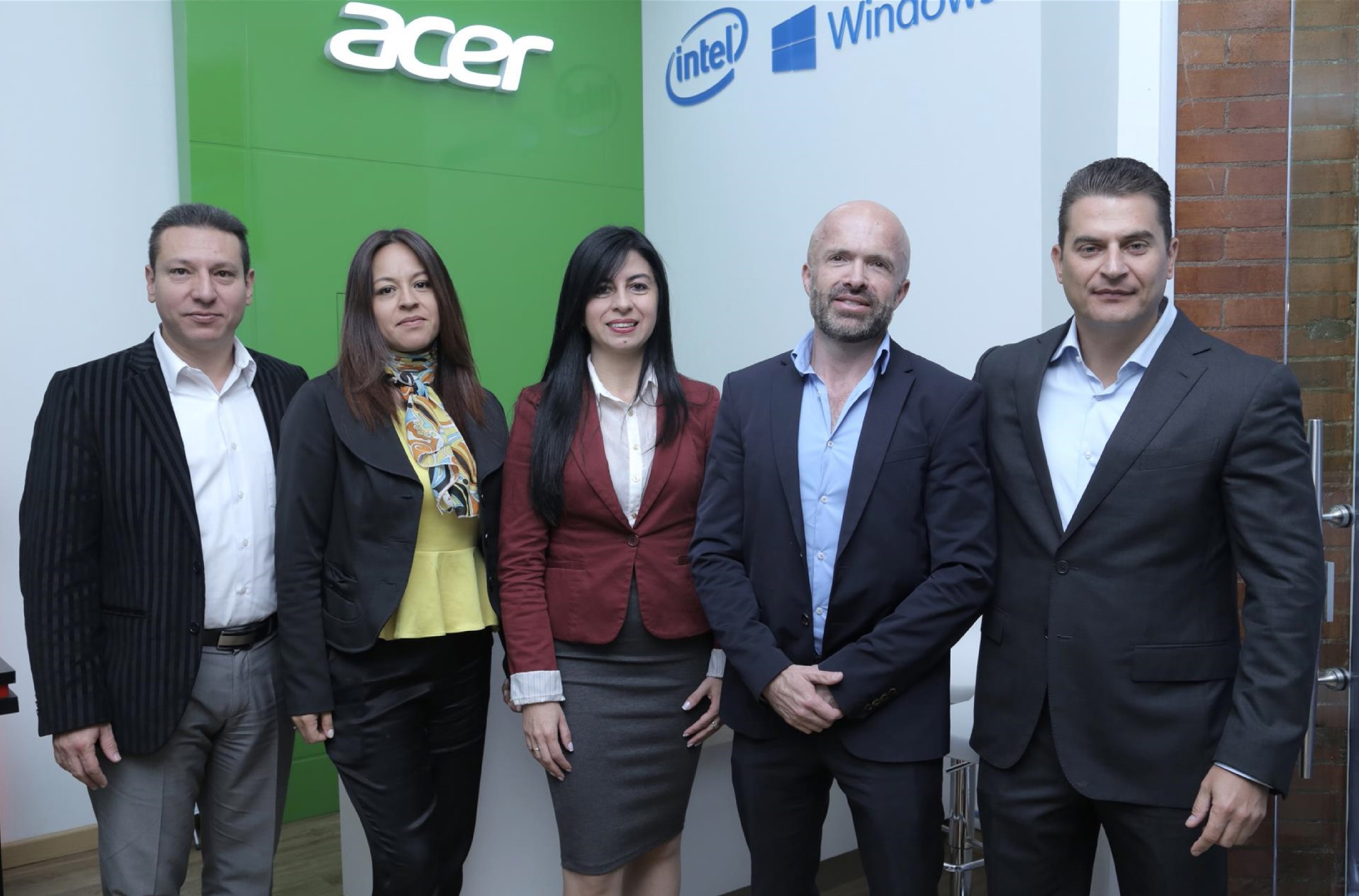 Acer inaugura su primera tienda en Colombia